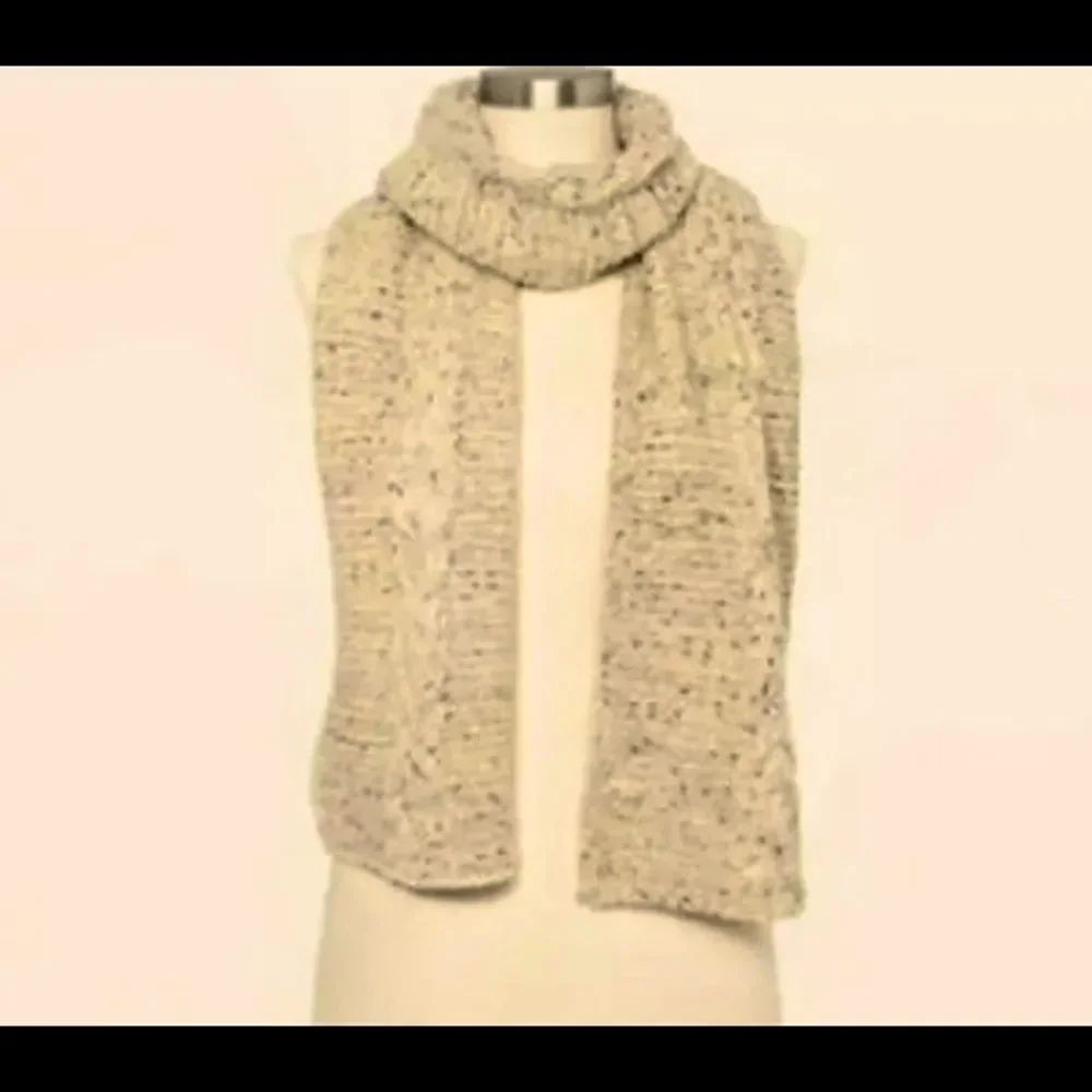 🛍Iniversal Thread Women’s Cable Knit ablong winter Scarf Beige/Oatmeal